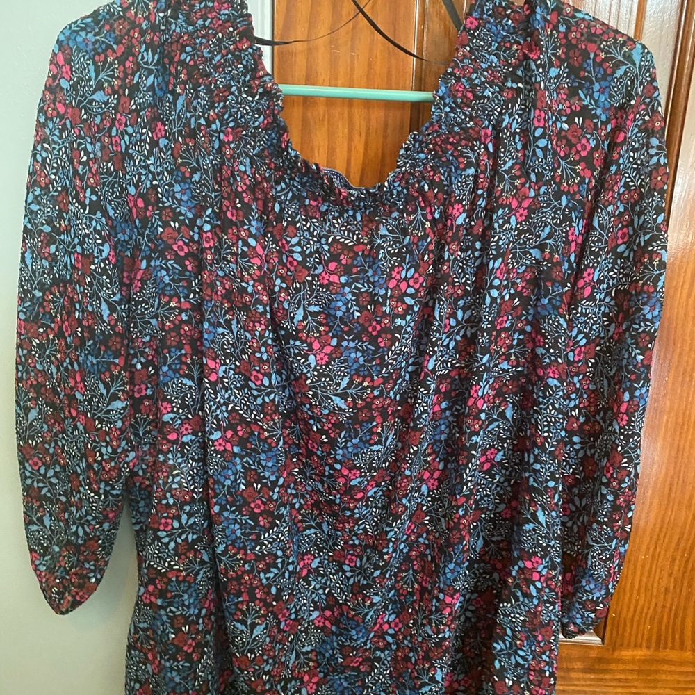Lightweight 3/4 length flowered blouse, worn once